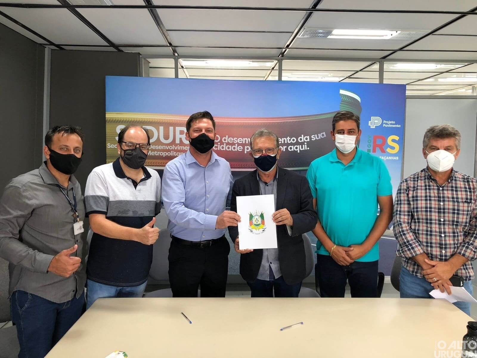Seberi: prefeito Adilson Balestrin assina convênio do Pavimenta RS