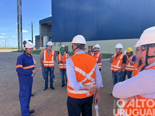 JBS apresenta a estrutura da fábrica de ração em Seberi
