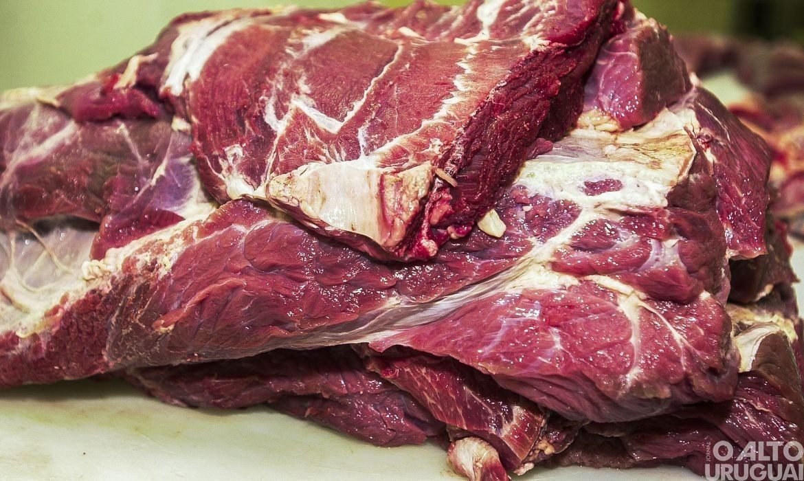 China suspende embargo à carne bovina brasileira