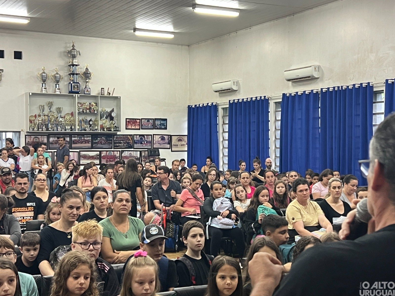 Escolas da rede estadual iniciam aulas nesta segunda-feira
