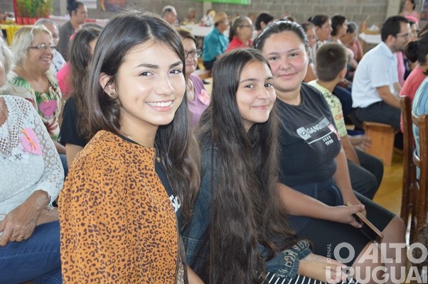 Centenas de mulheres participam de encontro em Jaboticaba