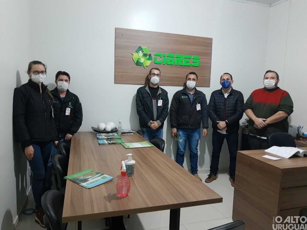 Trabalho desenvolvido no Cigres é apresentado à comitiva de Palmitinho