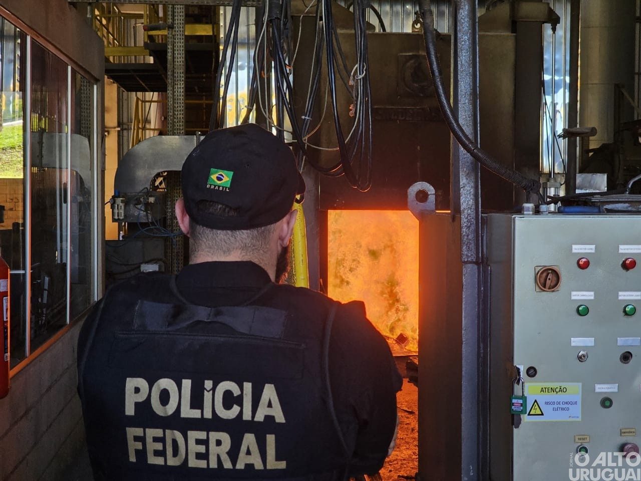 Polícia Federal incinera quase uma tonelada de drogas no RS