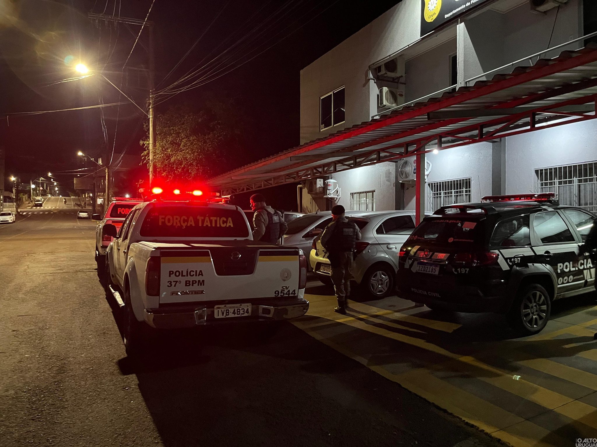 Polícia apreende indivíduos em depósito de ilícitos no município de Pinheirinho do Vale