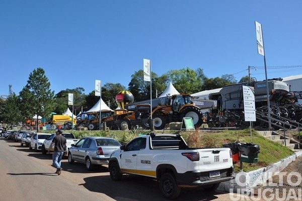 Veja como funcionam os acessos de entrada e saída de veículos no parque durante os dias de feira