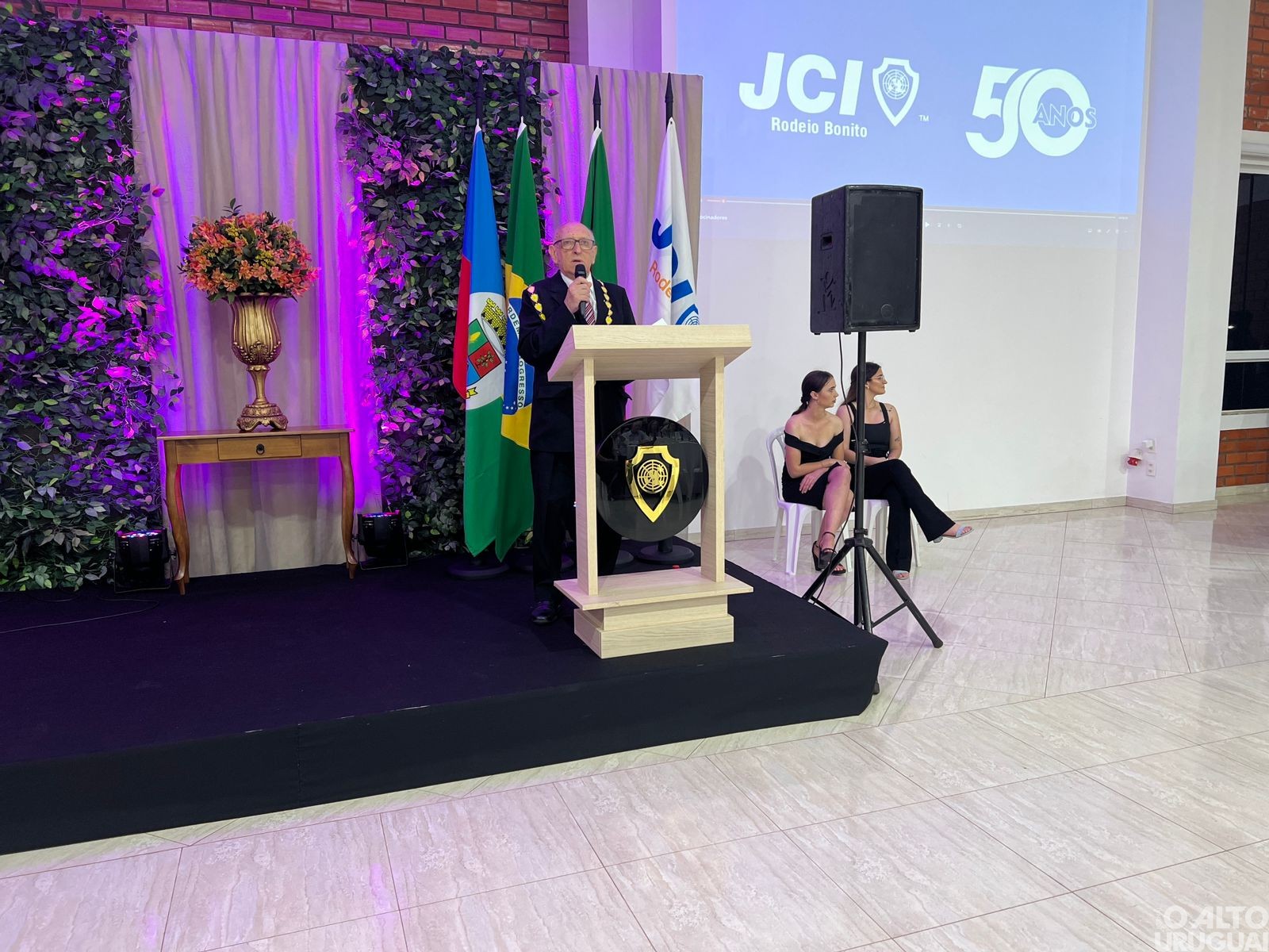 Jantar festivo com honrarias marca os 50 anos da JCI em Rodeio Bonito