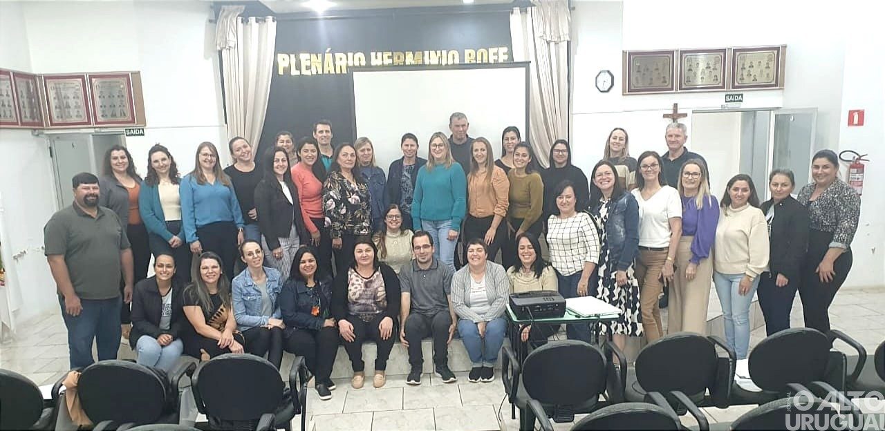 Secretária e conselheiros municipais de Jaboticaba participam de formação