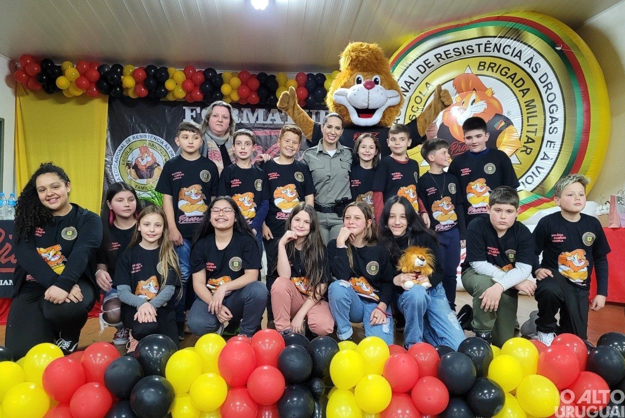 Brigada Militar realiza formatura do Proerd em FW