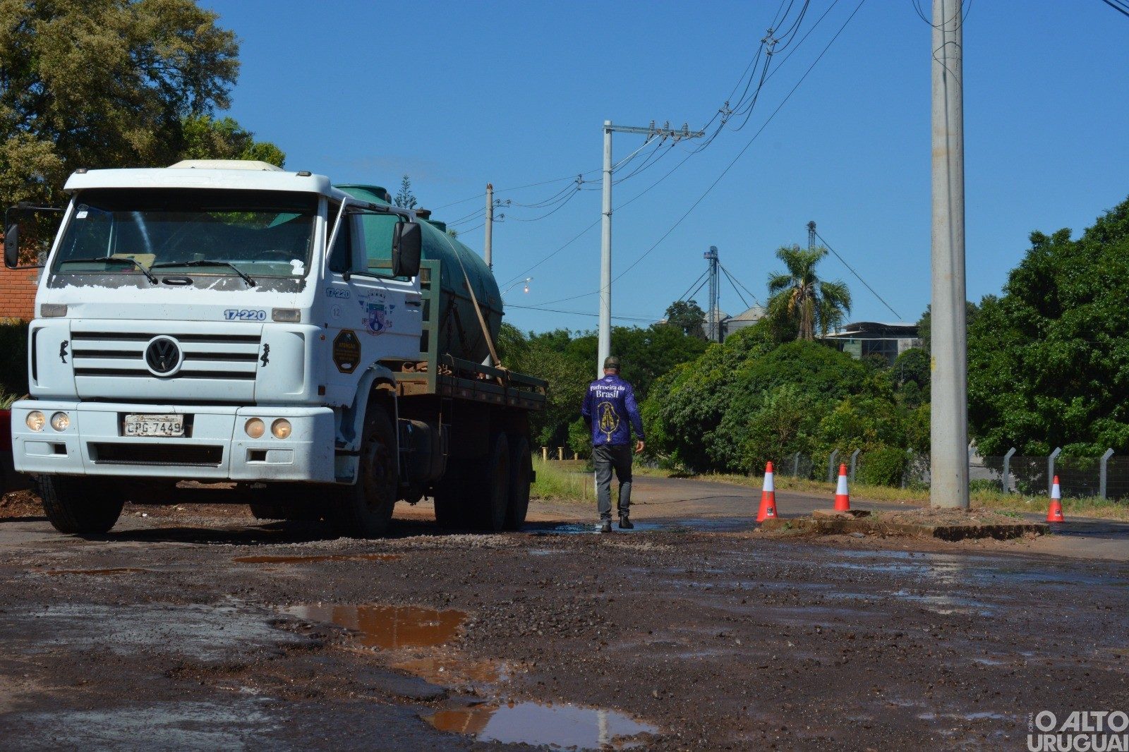 Secretaria de Obras de FW realiza tapa-buracos
