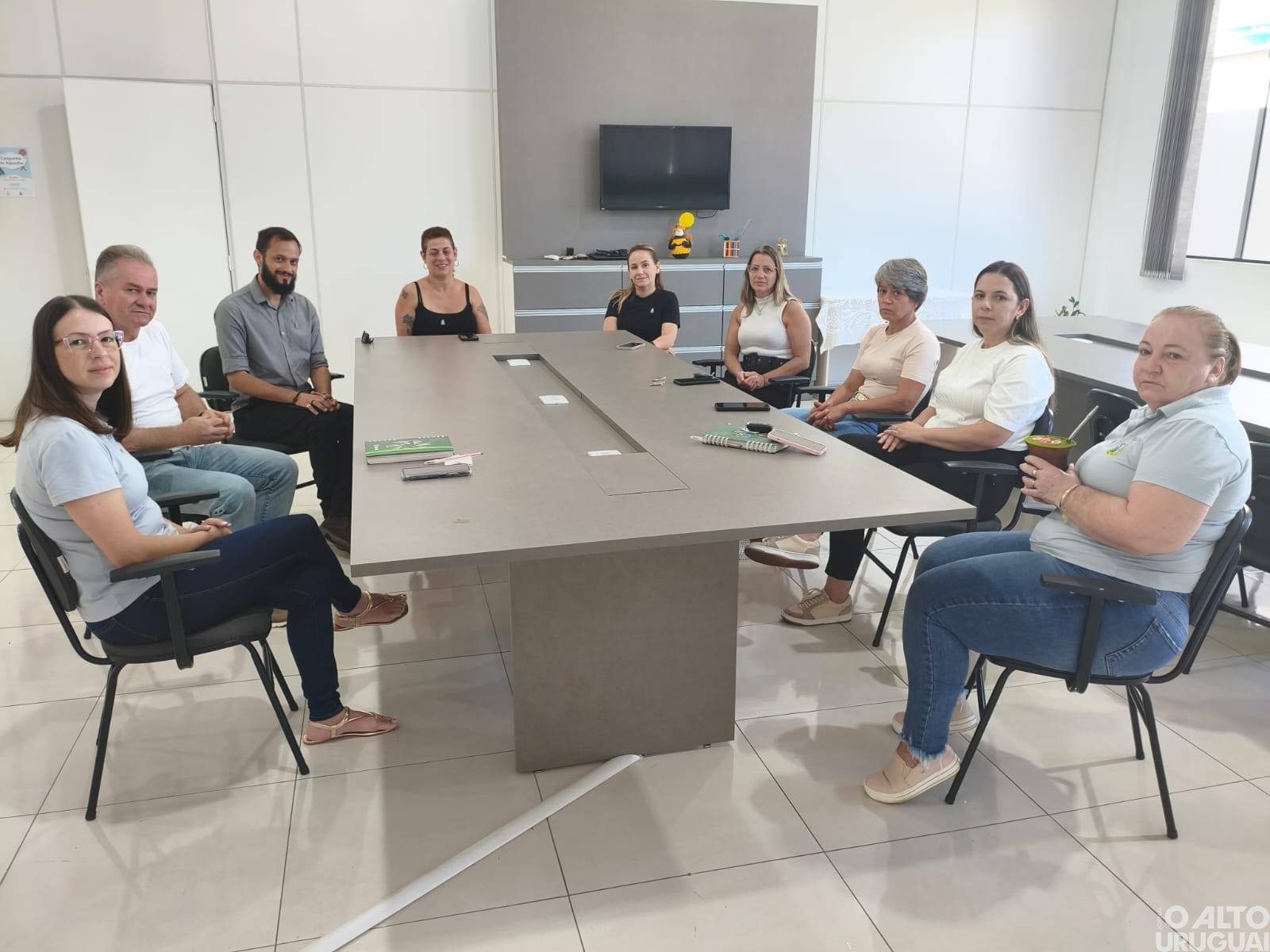 Encontro em Pinhal trata do alinhamento de ações do PIM