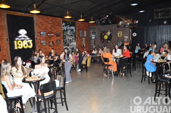 Divina Femme celebra nove anos com evento beneficente