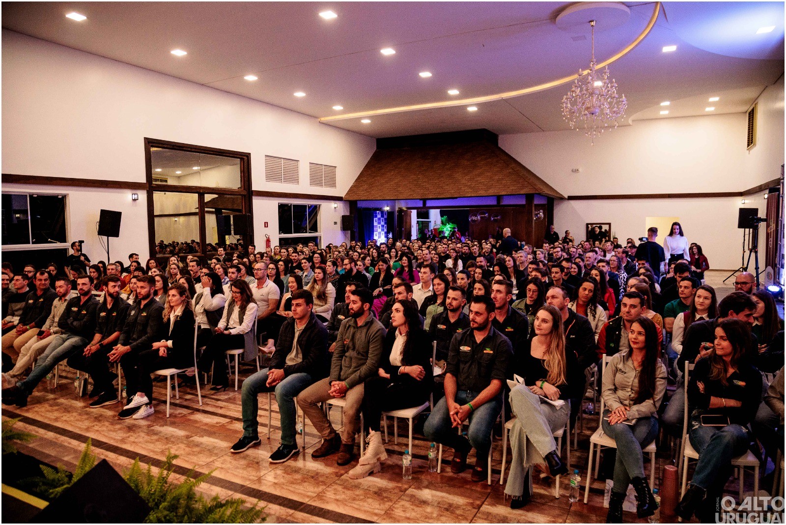 Performance em vendas reúne aproximadamente 400 pessoas em Seberi