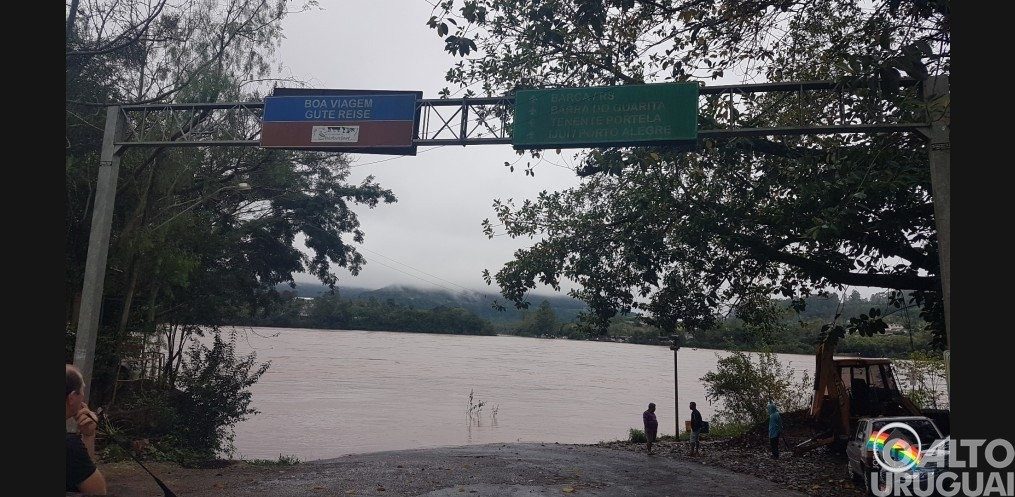 Travessia na balsa de Itapiranga é suspensa