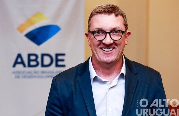 Cledir Magri é reeleito para cargos nacionais