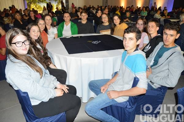 Palestra-show com Otélio Drebes reúne mais de 600 pessoas em Seberi