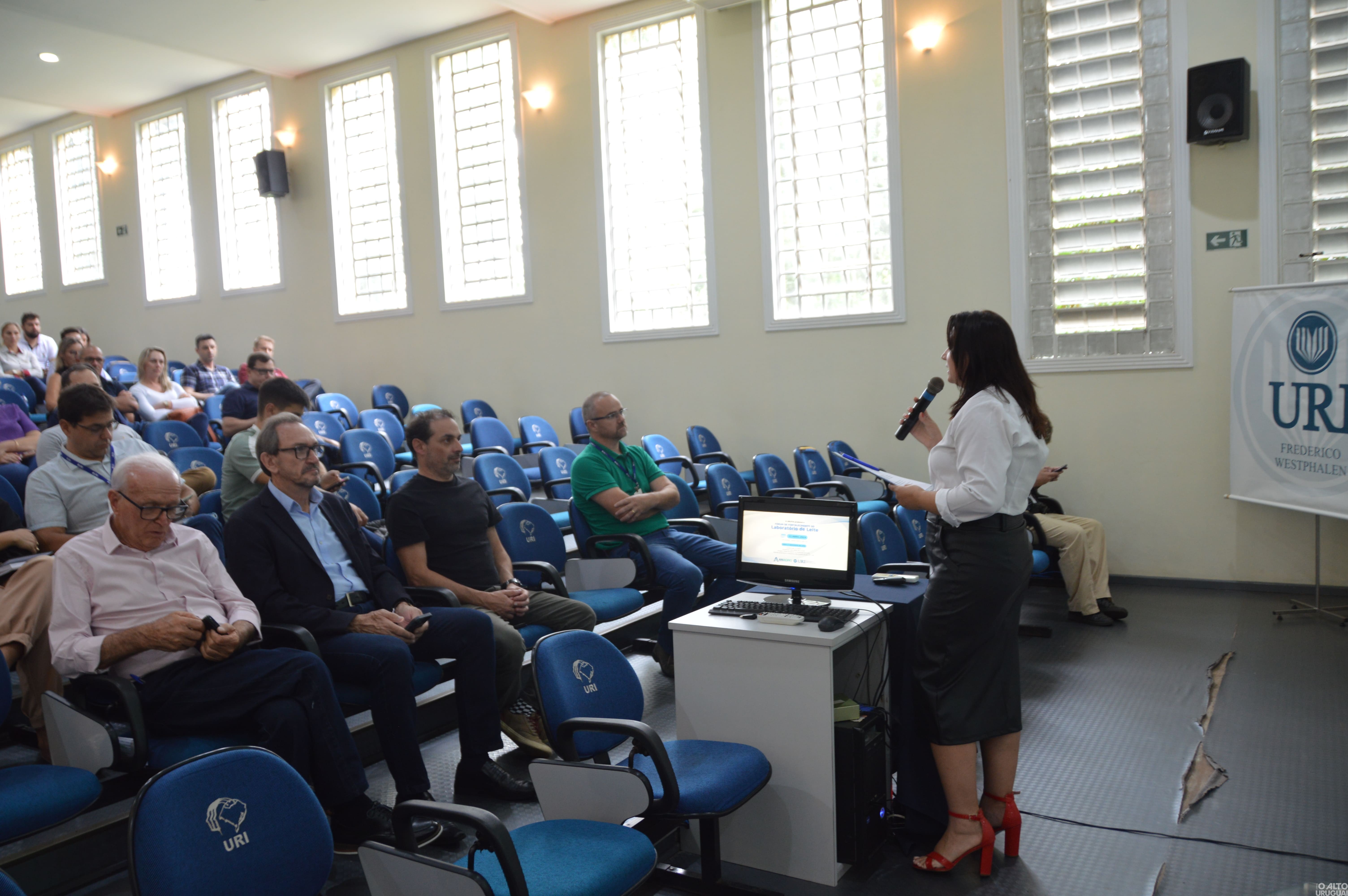 URI/FW promove Fórum de Fortalecimento do Laboratório de Leite
