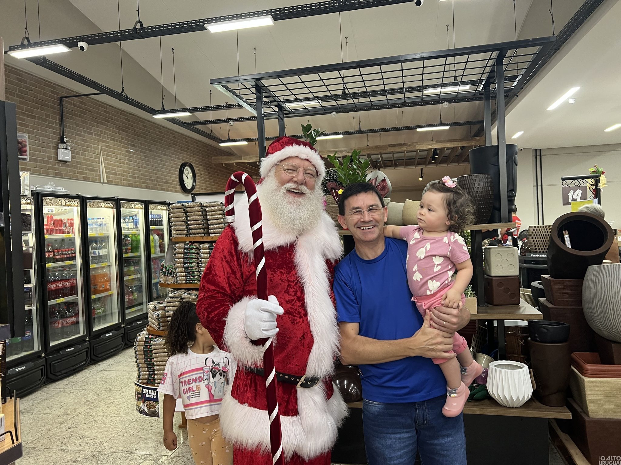 Papai Noel visita Supermercado Bertoletti