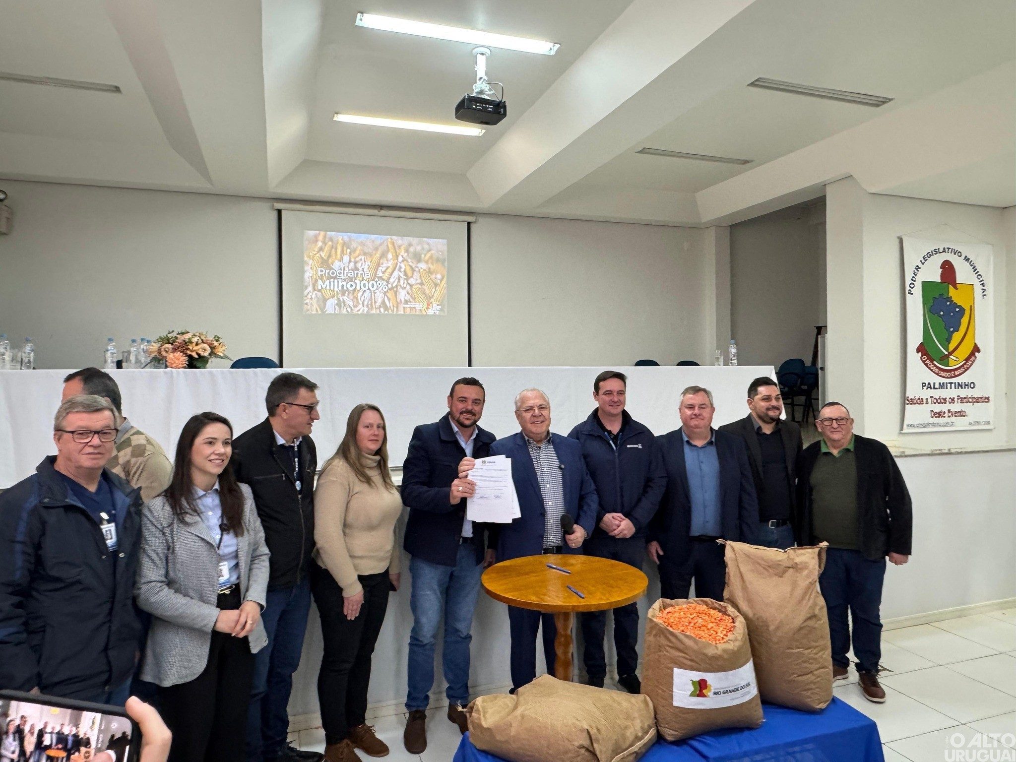 Erval Seco recebe 700 sacas de milho do Programa Milho 100%