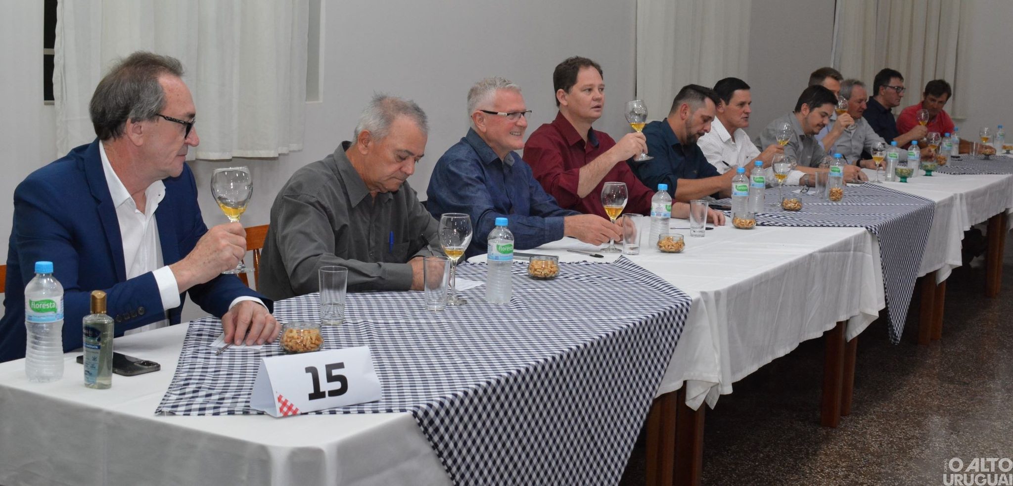 Jantar Italiano com análise sensorial de vinhos é realizado em FW