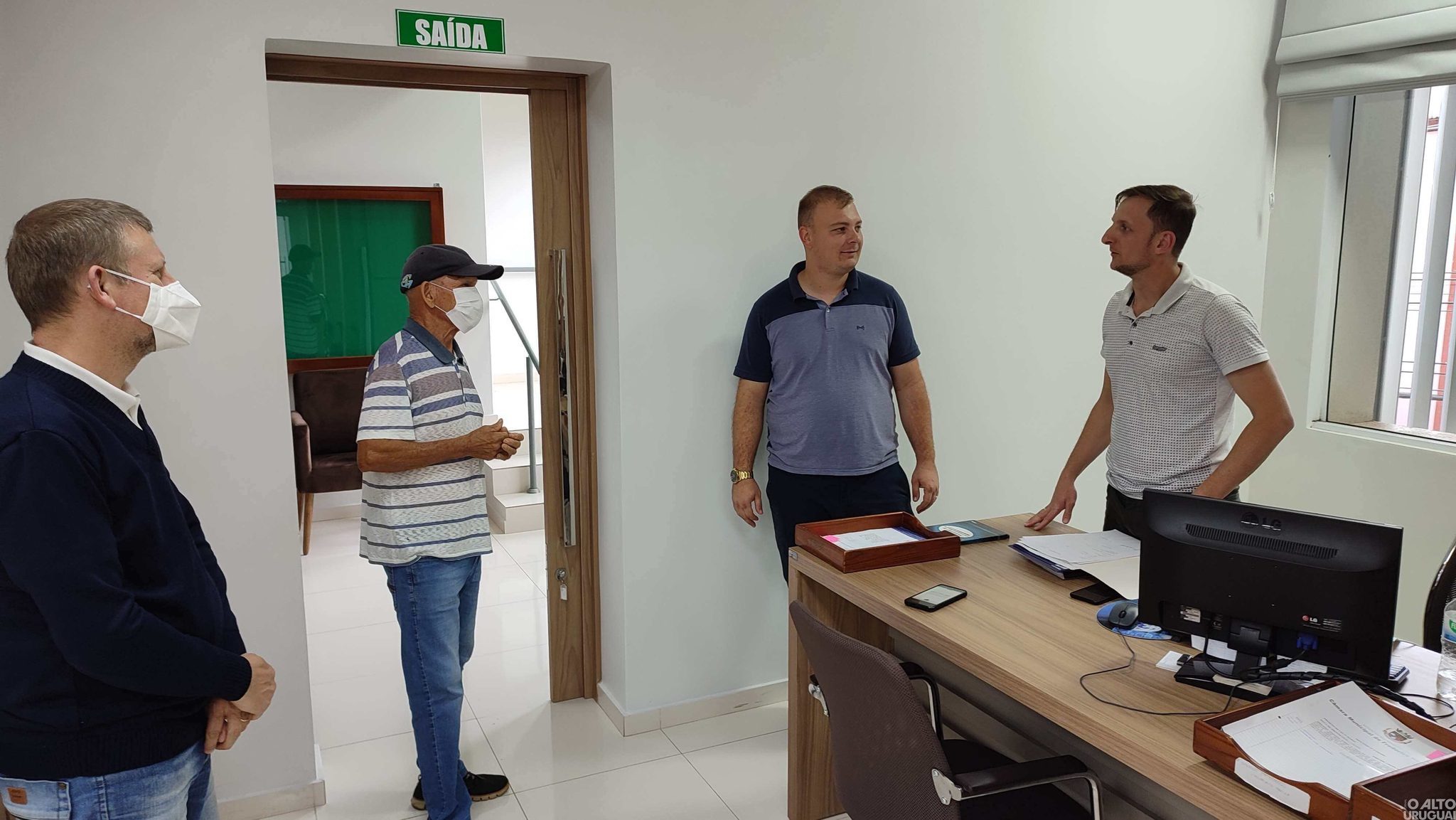 Morador frederiquense de 76 anos visita Câmara pela primeira vez