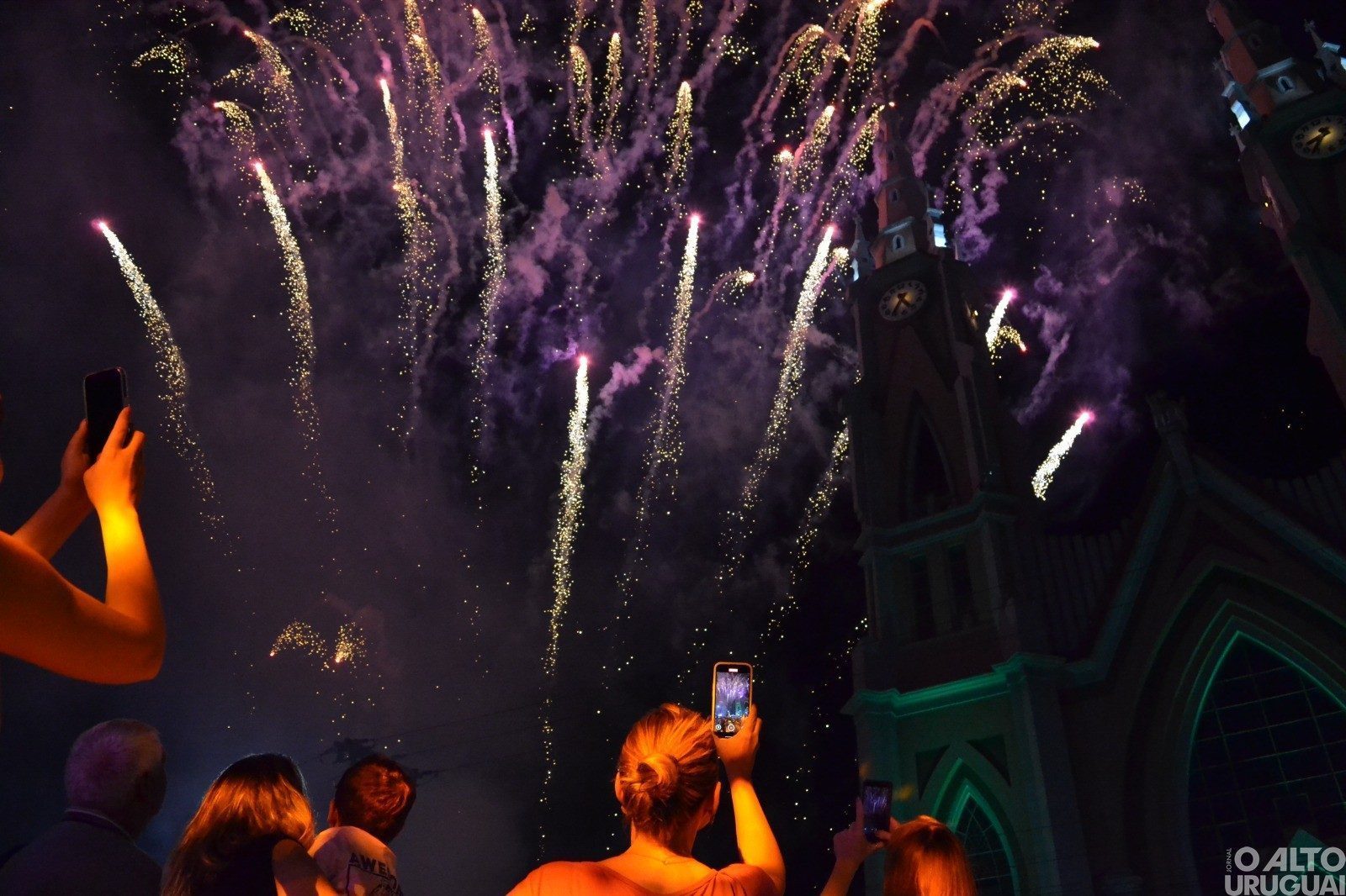 Fogos de artifício: Proibido no papel, liberado na prática
