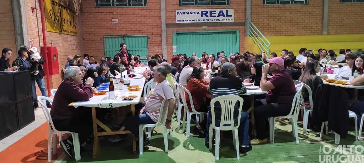 Mais de 800 pessoas participam do Jantar das Massas em FW