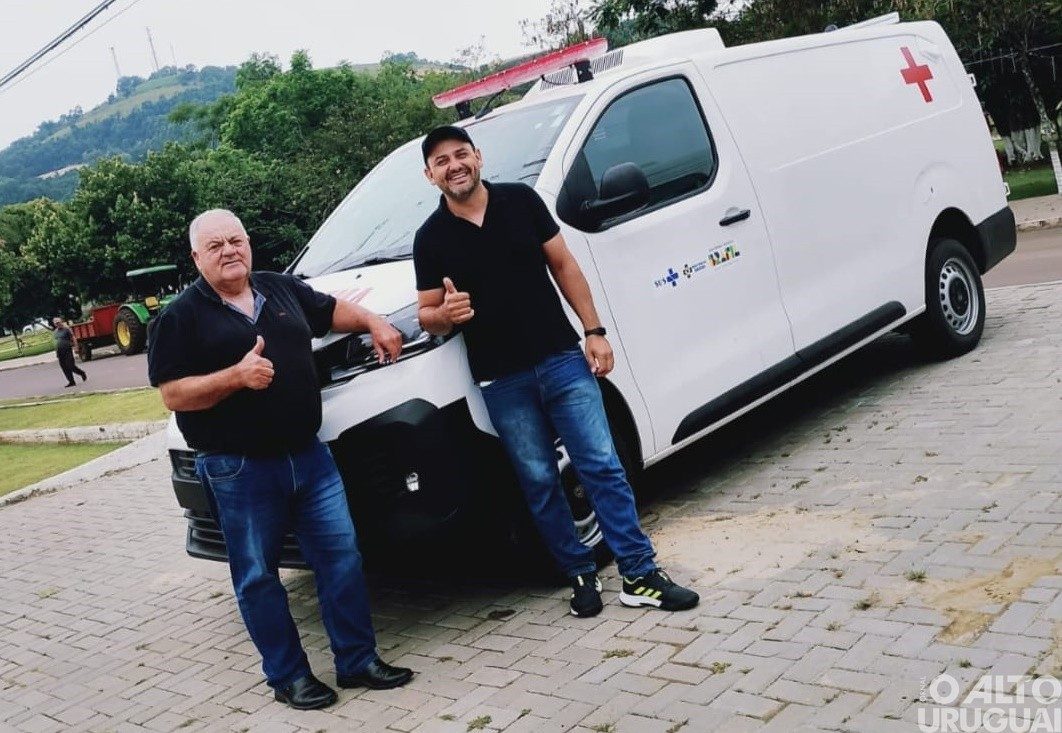Vicente Dutra recebe nova ambulância viabilizada por emenda parlamentar