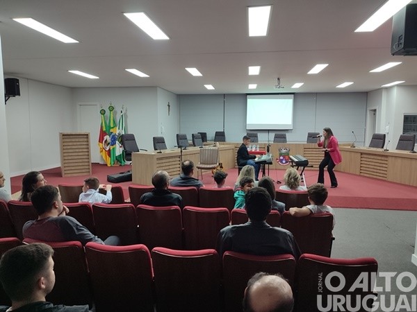 Talentos de FW e região participam de recital na Câmara de Vereadores de FW