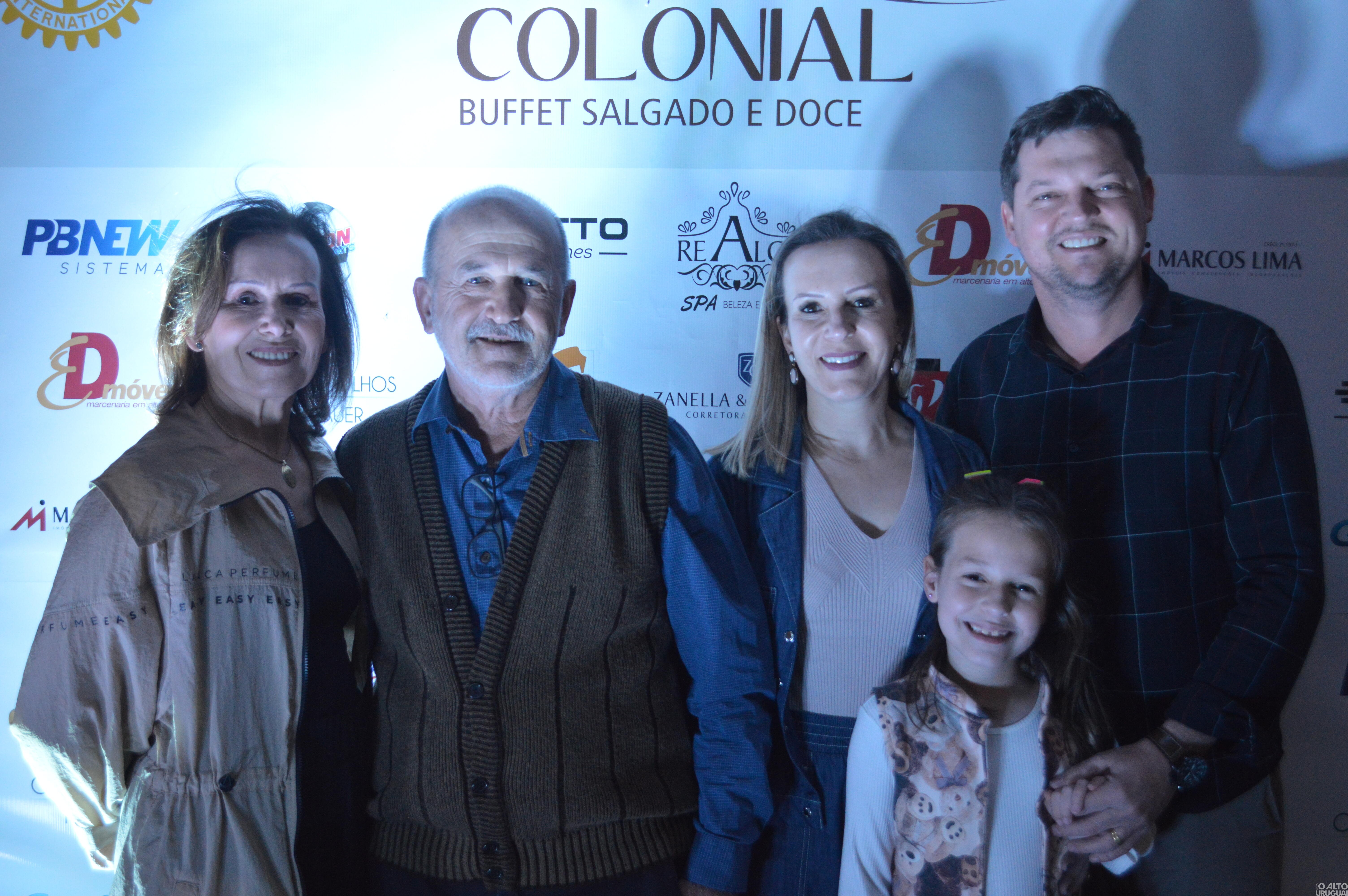 Mais de 300 pessoas participam do 17º Café Colonial do Rotary Barril