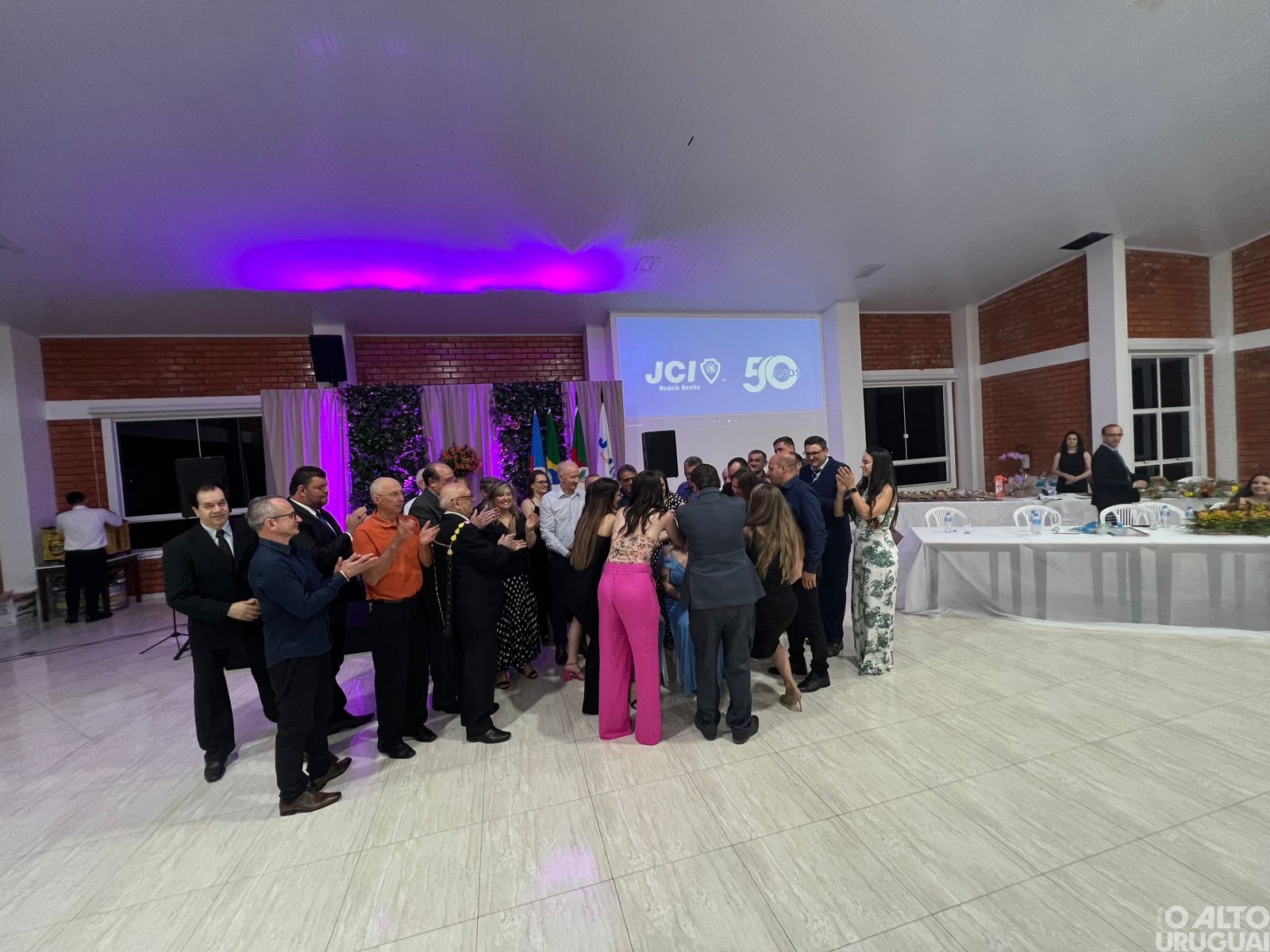 Jantar festivo com honrarias marca os 50 anos da JCI em Rodeio Bonito
