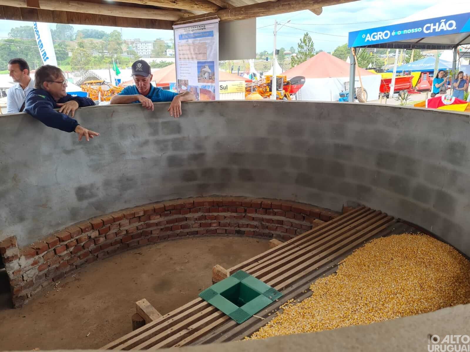 Tecnologia de secagem e armazenagem de grãos na propriedade rural são debatidos na Expofred 2022