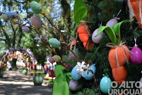 Decoração artesanal marca tradição de Páscoa em Rodeio Bonito