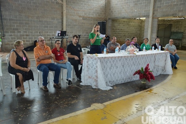 Centenas de mulheres participam de encontro em Jaboticaba