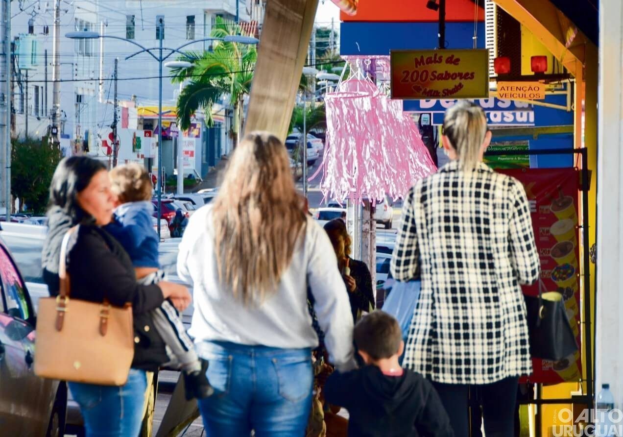 Comércio terá horário diferenciado no sábado