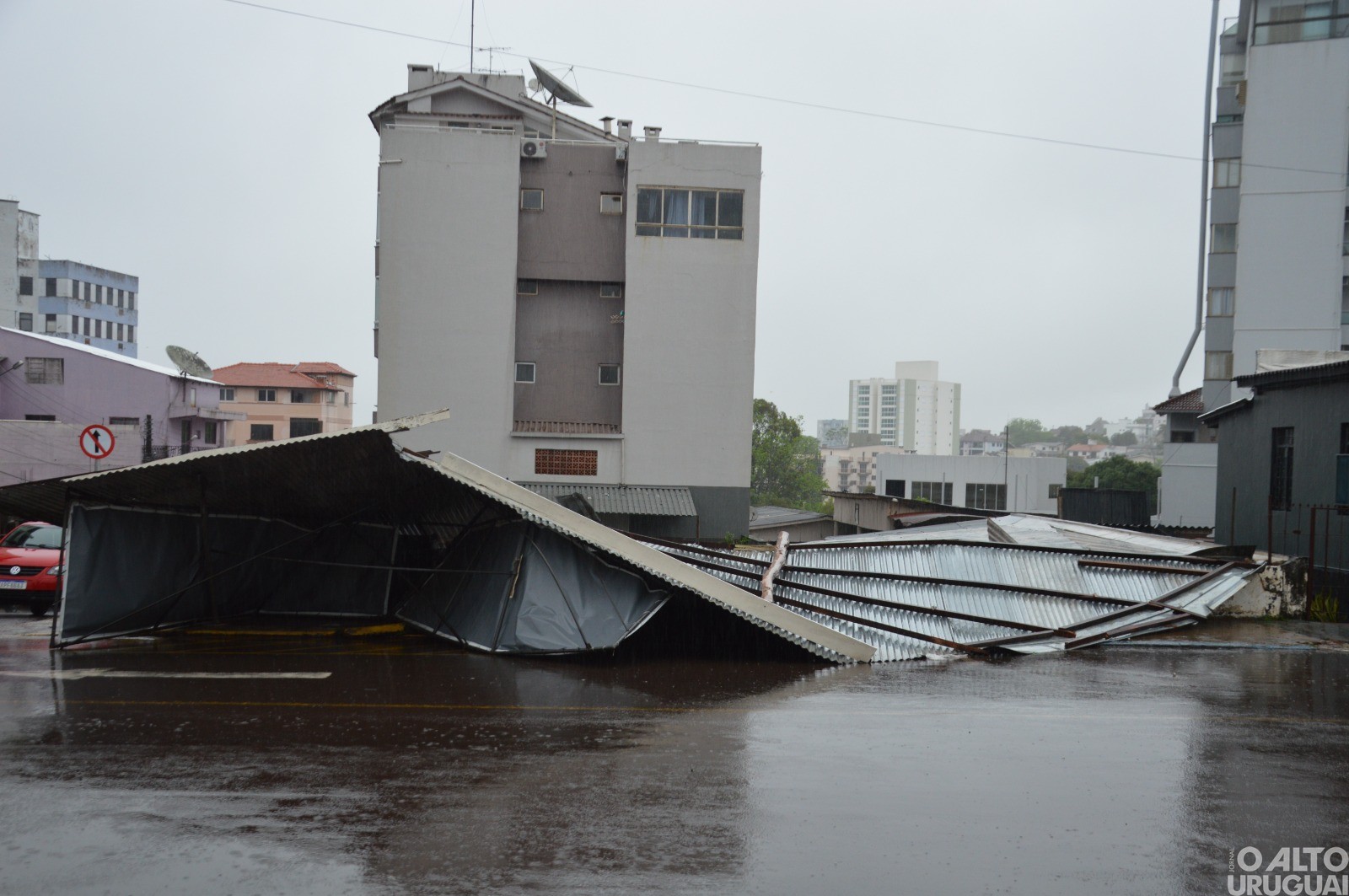 Forte temporal causa transtornos na região 
