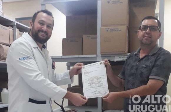 Prefeitura de Pinhal doa insumos para hemodiálise do HDP de FW