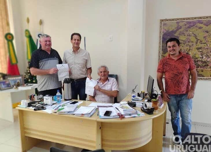 Vicente Dutra: recursos de emenda serão aplicados em recapeamento asfáltico