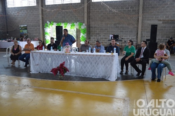 Centenas de mulheres participam de encontro em Jaboticaba
