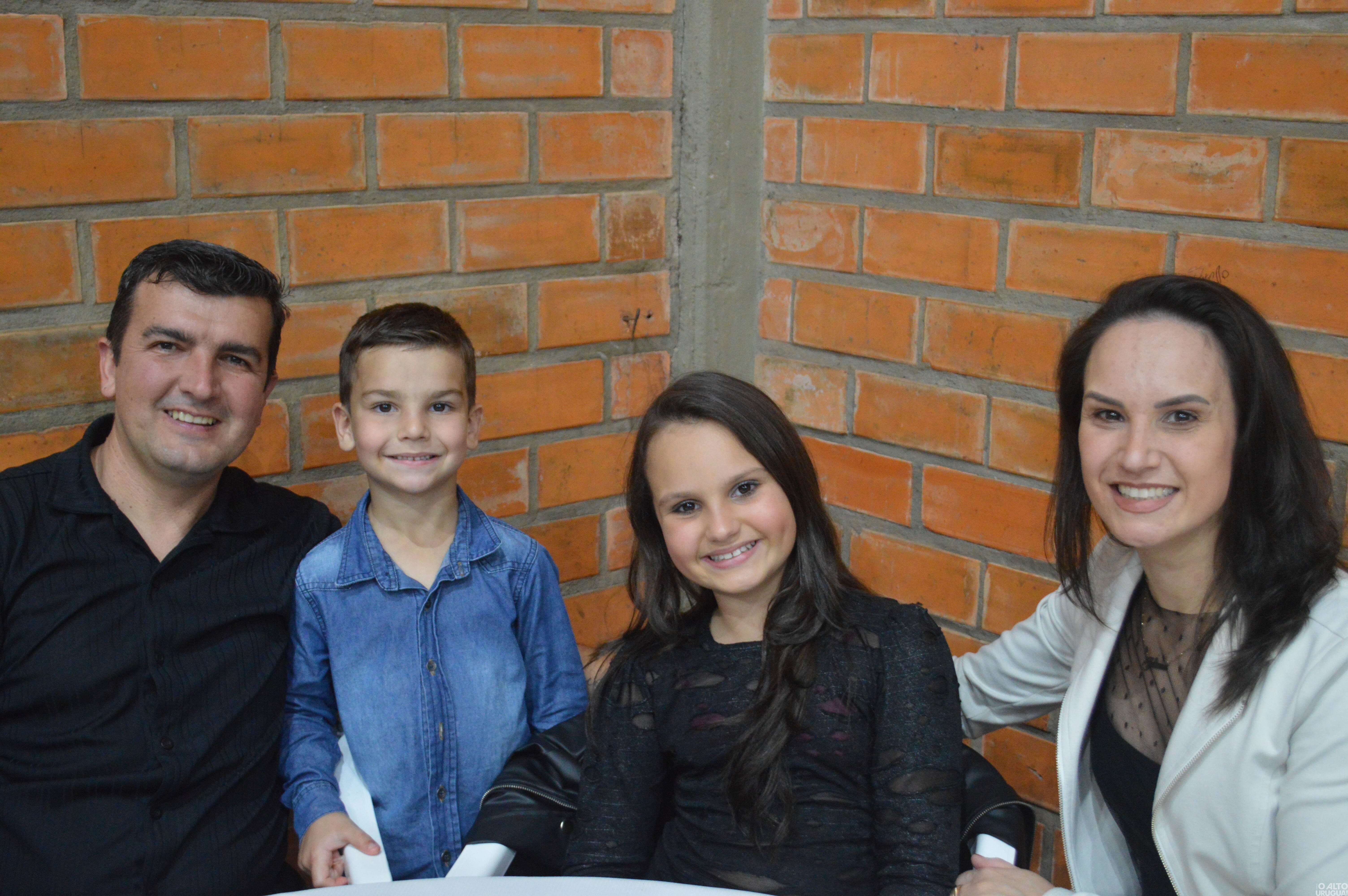 Mais de 300 pessoas participam do 17º Café Colonial do Rotary Barril