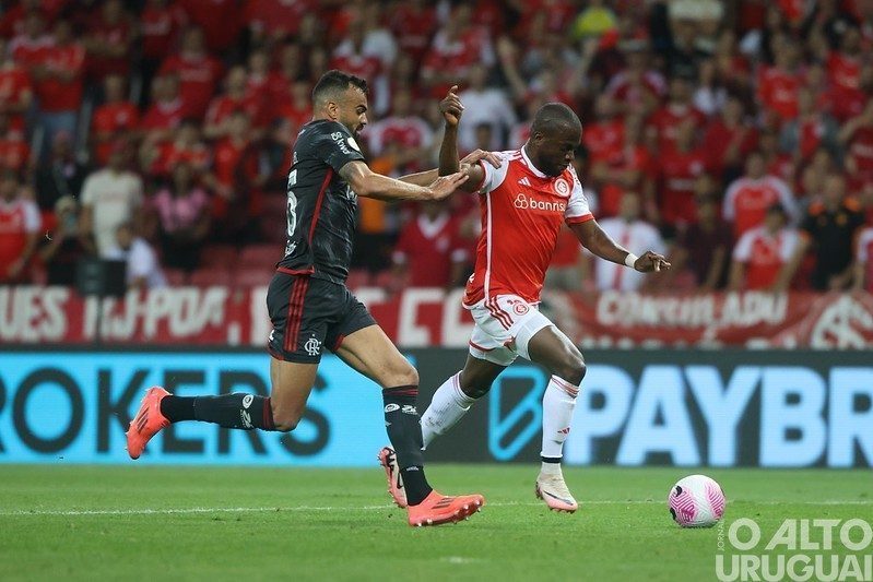 Internacional empata com o Flamengo