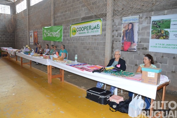 Centenas de mulheres participam de encontro em Jaboticaba