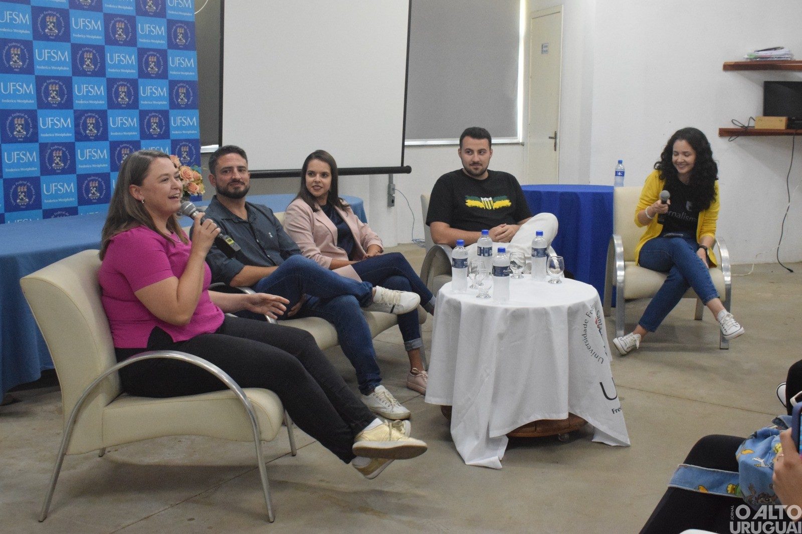UFSM/FW celebra o Dia do Jornalista com roda de conversa sobre comunicação institucional