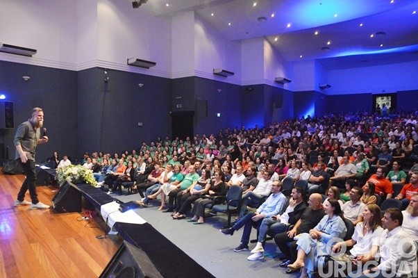 “O professor é a figura mais importante na construção de uma sociedade”