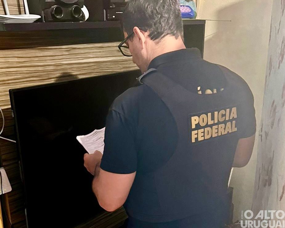 PF deflagra ações contra tráfico de armas de fogo e disseminação de cédulas falsas