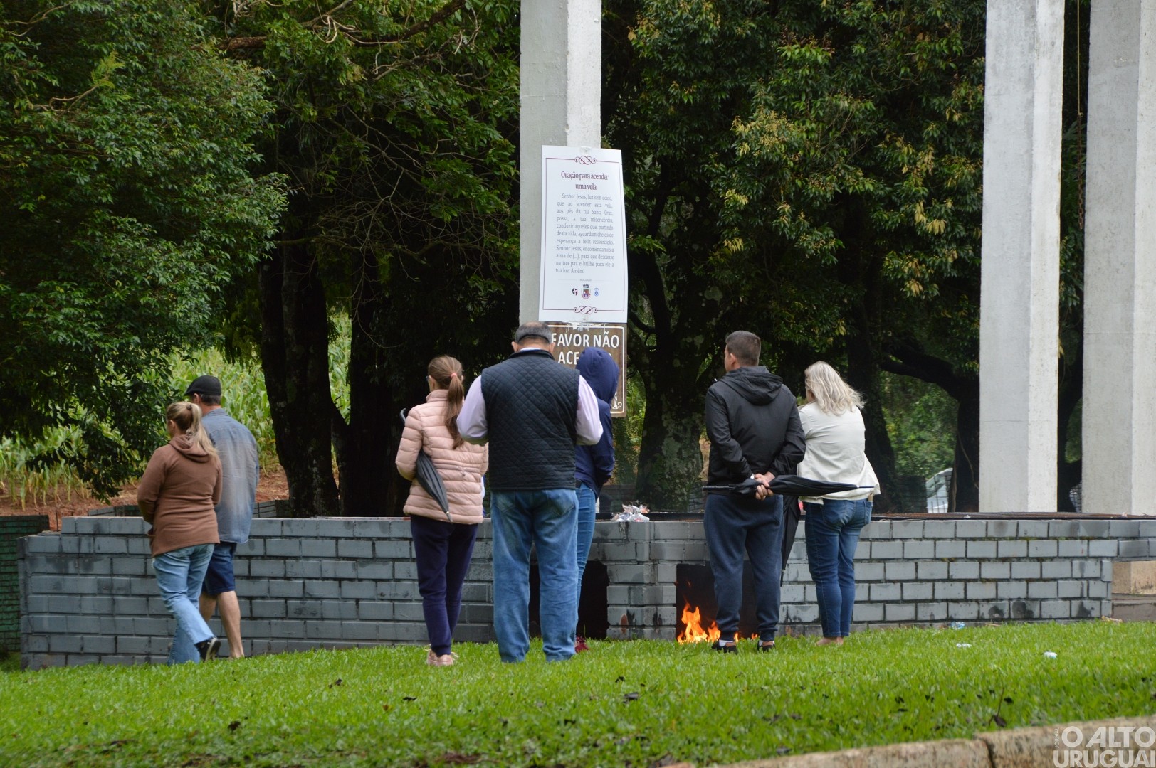 Missas e visitas relembram entes queridos nesse Dia de Finados