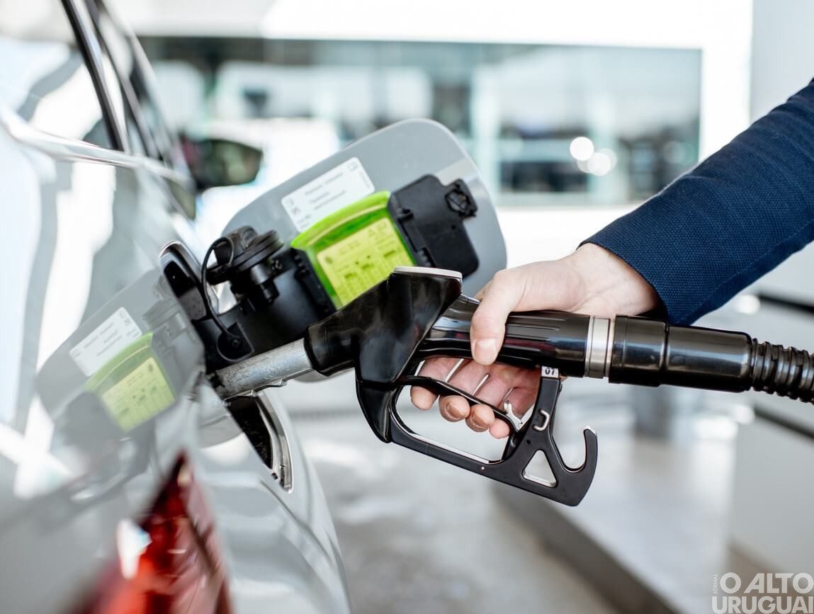 Governo do RS anuncia redução de 71 centavos no ICMS da gasolina