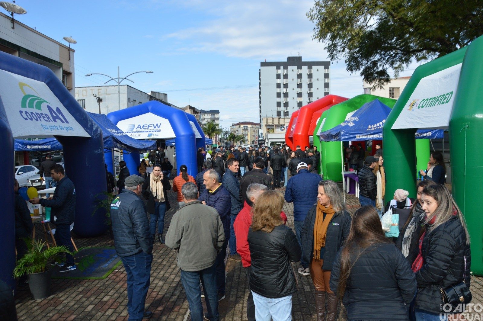 Feira regional reúne cooperativas em FW