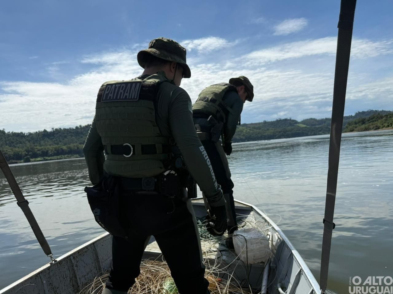BM apreende redes e espinhéis no Rio Uruguai em Vicente Dutra