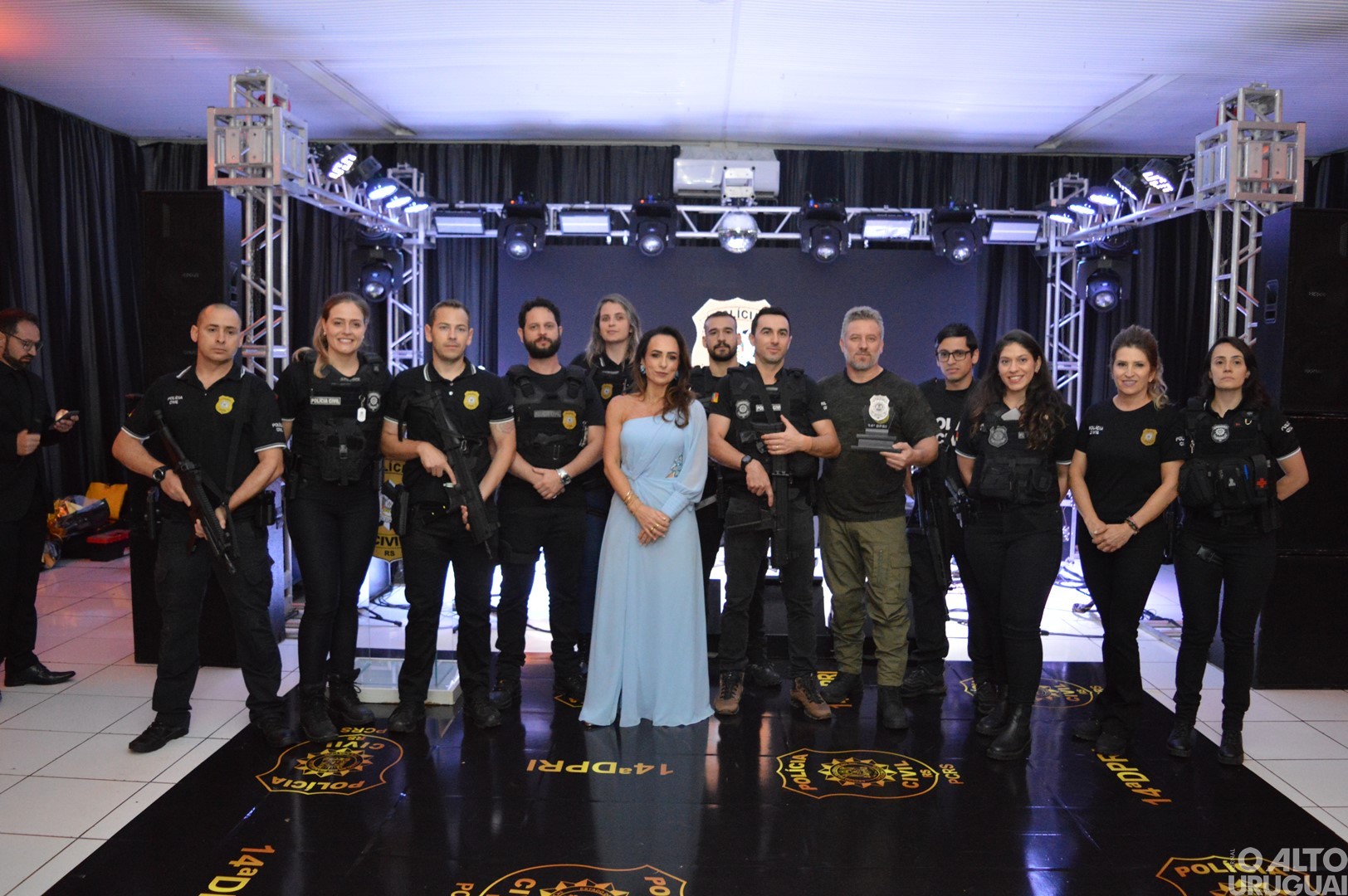 Baile Golden Night homenageia parceiros da Polícia Civil