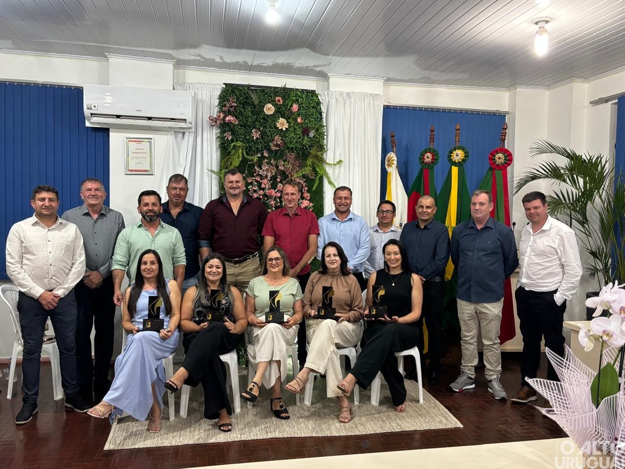Câmara de Taquaruçu do Sul homenageia mulheres que integraram o Legislativo